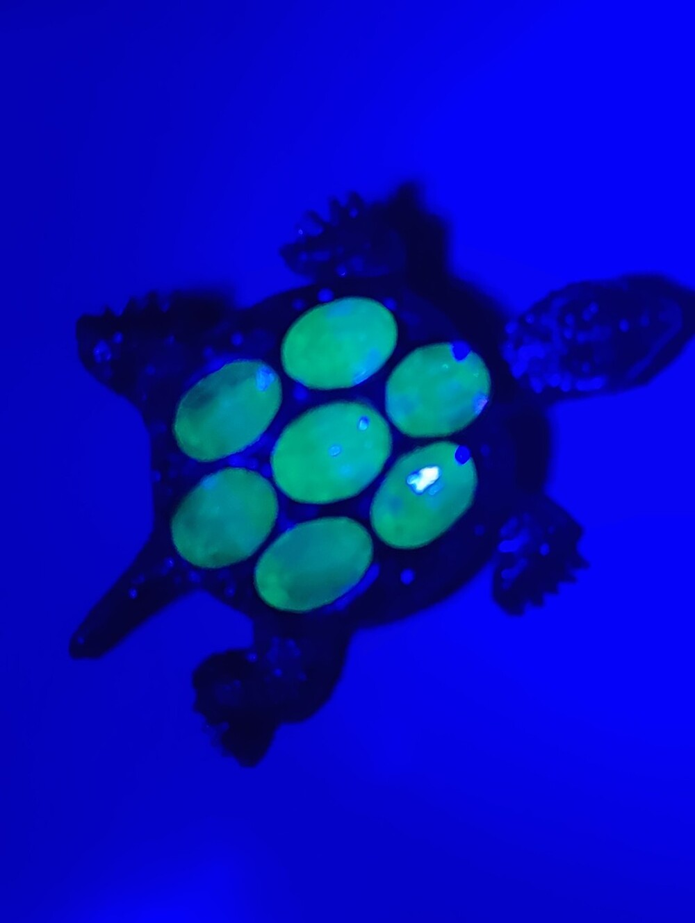 🐢 Vintage Green Uranium Glass Turtle Pin - Picture 3 of 6